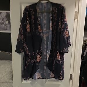 Amazon Women's Black and Pink Kimono Top